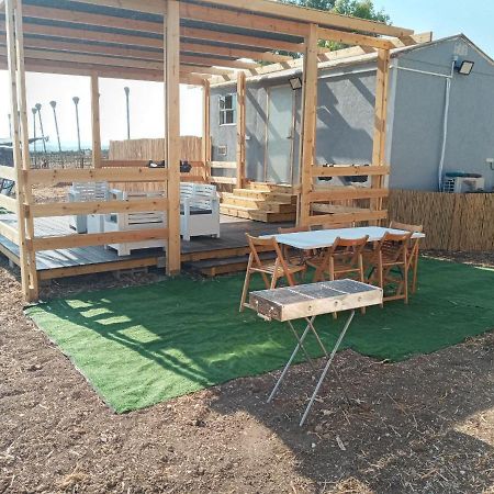 אצל דוד בכפר Kfar Gidon Exterior foto
